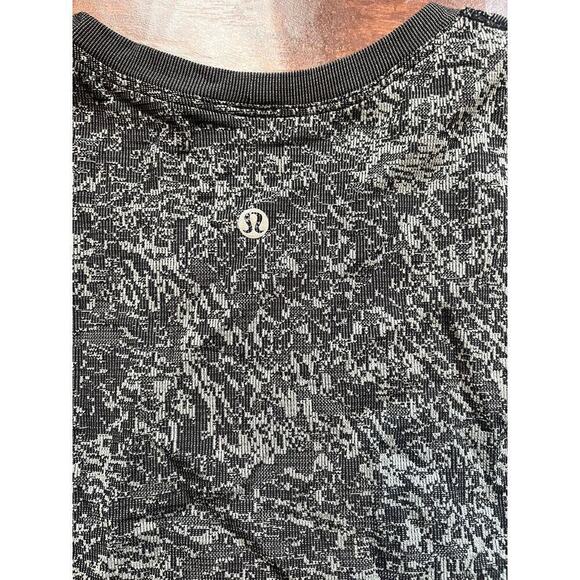 Lululemon Swiftly Breathe Long Sleeve Floral Black Rhino Grey Active 6? READ - Picture 5 of 5